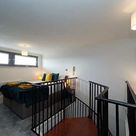 Emerald Suite - Two Story Duplex Apartment - Balcony - Contractors - Family - City Centre - Broadway Plaza - Five Ways - Sleeps 6 Birmingham Kültér fotó