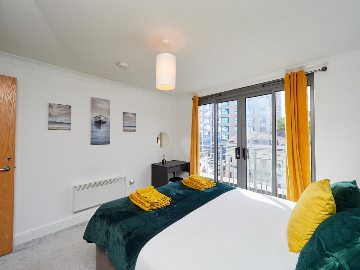 Emerald Suite - Two Story Duplex Apartment - Balcony - Contractors - Family - City Centre - Broadway Plaza - Five Ways - Sleeps 6 Birmingham Kültér fotó
