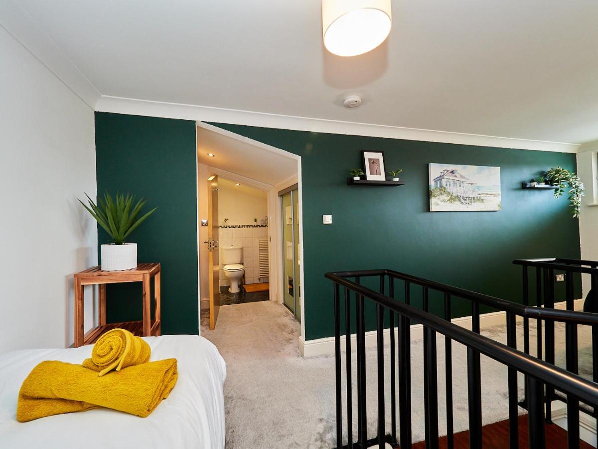 Emerald Suite - Two Story Duplex Apartment - Balcony - Contractors - Family - City Centre - Broadway Plaza - Five Ways - Sleeps 6 Birmingham Kültér fotó