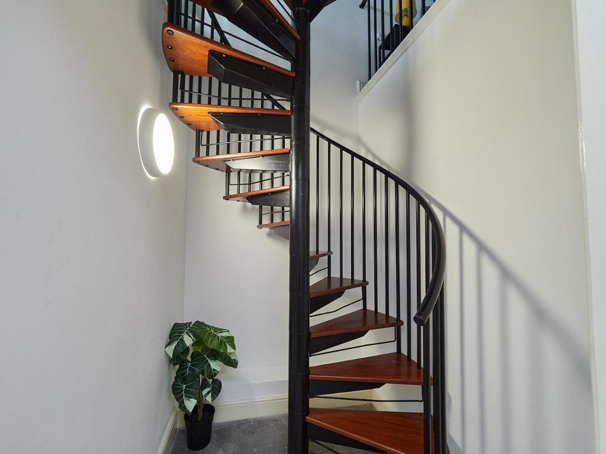 Emerald Suite - Two Story Duplex Apartment - Balcony - Contractors - Family - City Centre - Broadway Plaza - Five Ways - Sleeps 6 Birmingham Kültér fotó