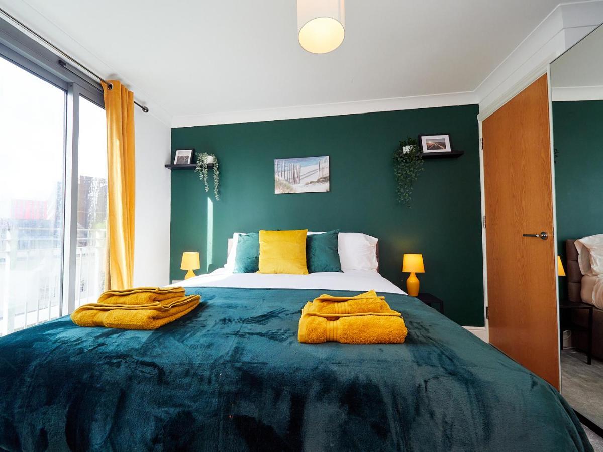 Emerald Suite - Two Story Duplex Apartment - Balcony - Contractors - Family - City Centre - Broadway Plaza - Five Ways - Sleeps 6 Birmingham Kültér fotó